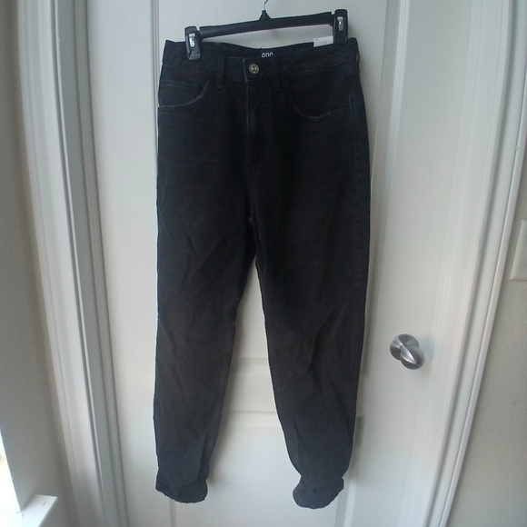 BDG High-Waisted Black Tapered Jeans - Picture 1 of 4